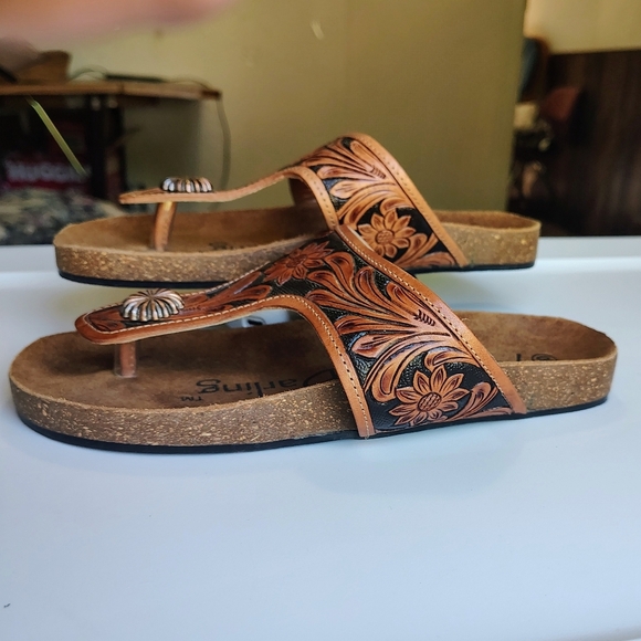 American Darling hand-carved genuine leather flip-flop sandals,women's sz 10. - Picture 8 of 17